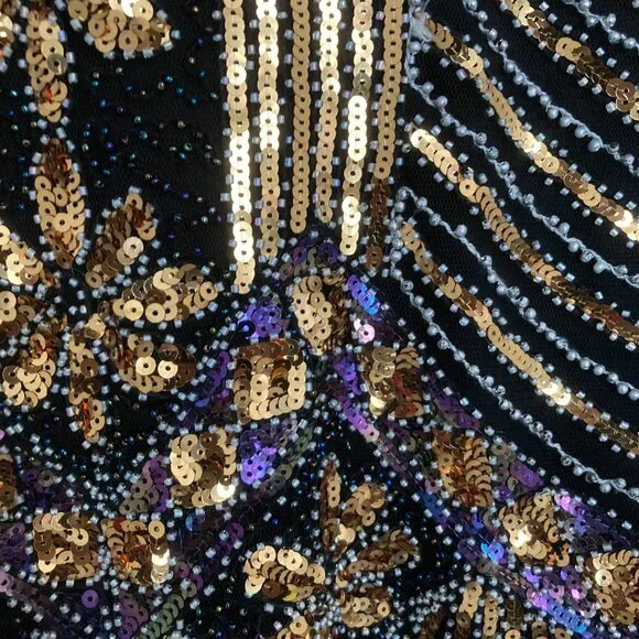 flapper like gold and black  sequins dress - Picture 5 of 8